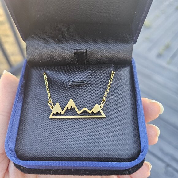 Mountain Ball Cap White & Necklace Gold Combo - Picture 7 of 7